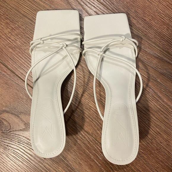 NWOT Mango Knots Heel Sandals in White - Picture 7 of 8